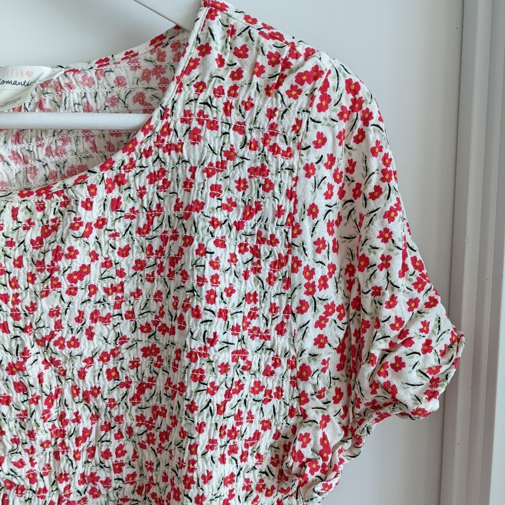 Red floral patterned blouse - Picture 2 of 5